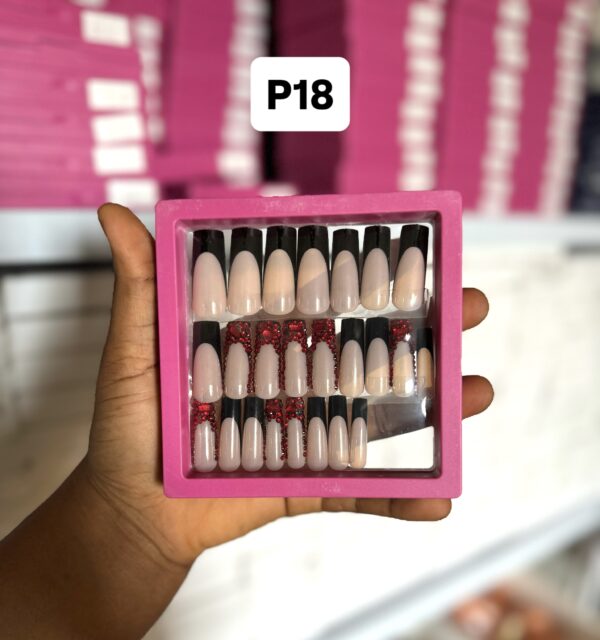 P18 (24 Press on on nail tips & installation kit)