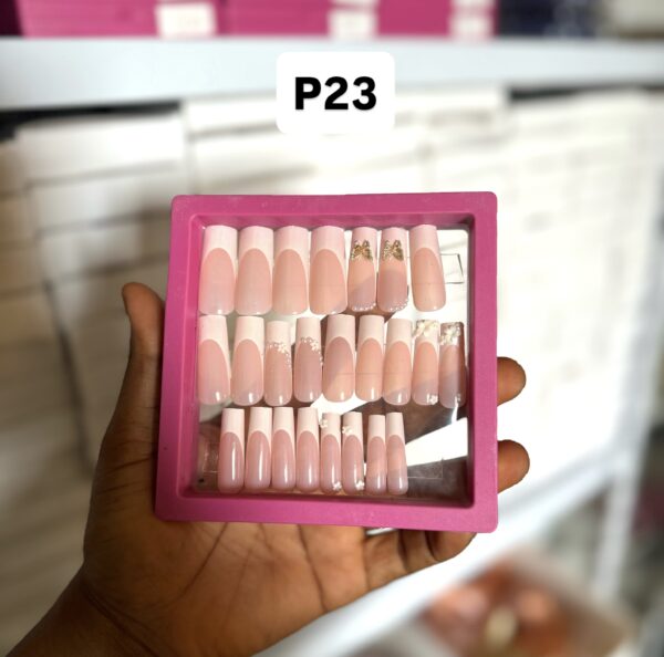 P23 (24 Press on on nail tips & installation kit)