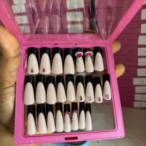 P8 (24 Press on on nail tips & installation kit)