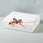 Xmas White & red fancy gift box (31x25x8cm)