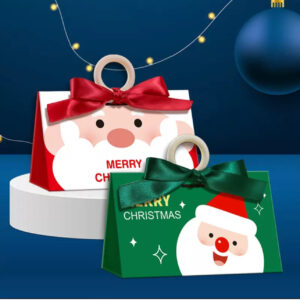 Xmas themed green triangle box (17x10x10cm)