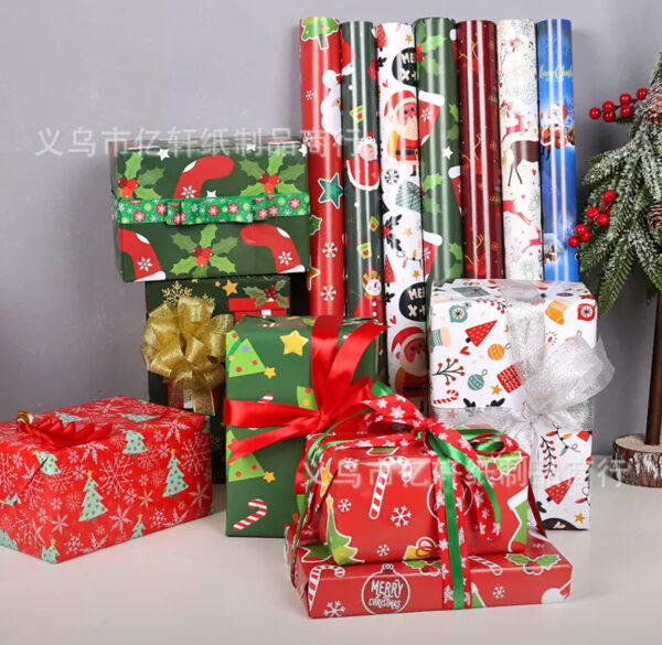 Xmas themed gift wrapping paper (50x75cm)